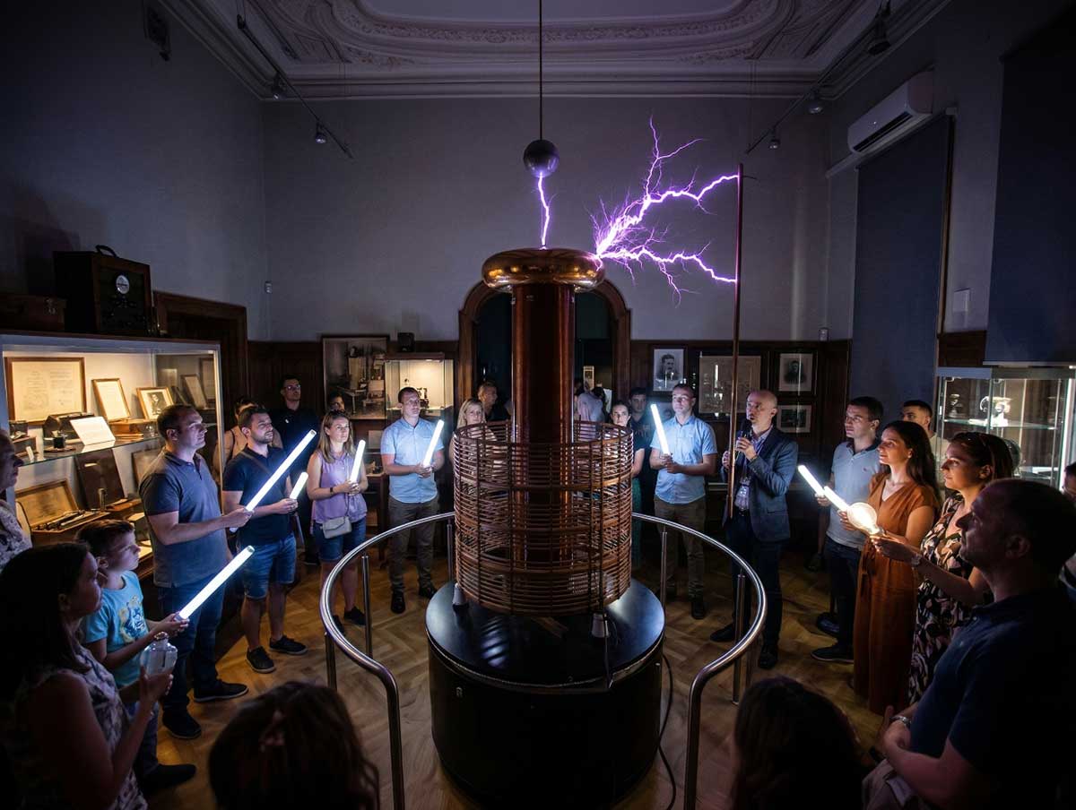 Belgrad Nikola Tesla Müzesi'nde elektrik gösterisi