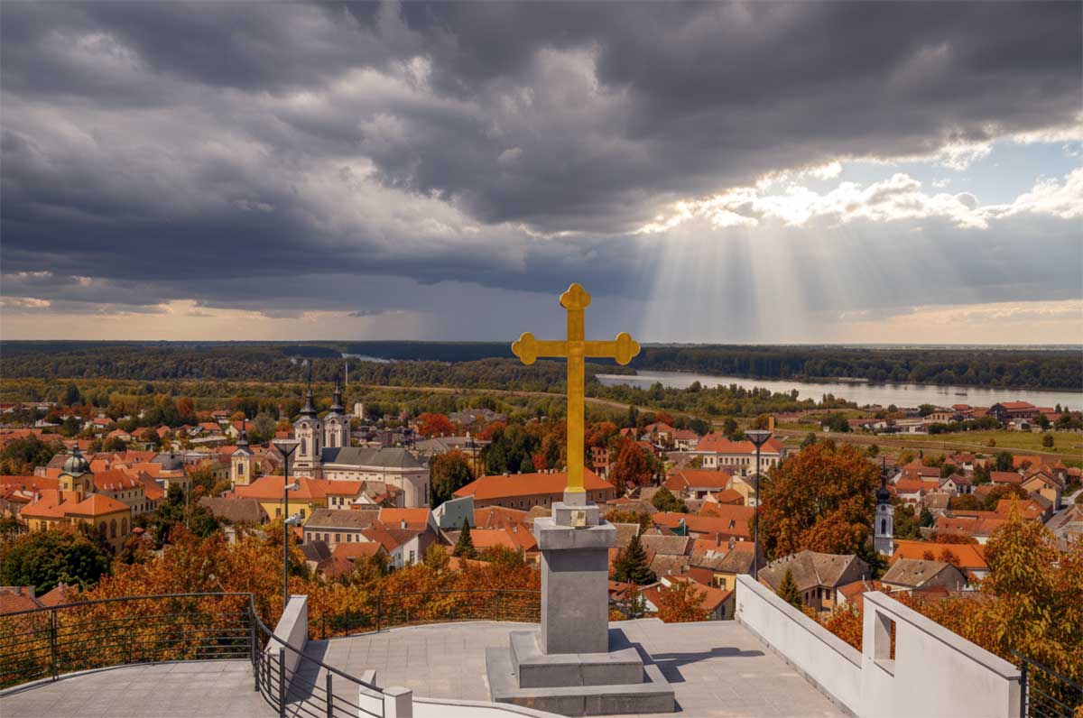 Sremski Karlovci Barış Şapeli (Chapel of Peace) manzarası